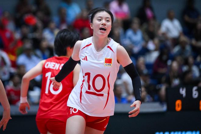 恭喜！中国女排16岁1米82新星崛起：小丁霞助队夺冠+MVP