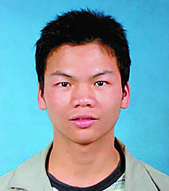  2004年，马加爵在案发前因病卧床，林某带回两份盒饭在317宿舍与他分食。这点温情，为何最终还是没能阻止四天后那场震惊全国的血案？